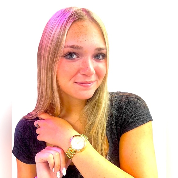 ✨Michael Kors stainless steel analog dial watch✨ - Picture 2 of 7